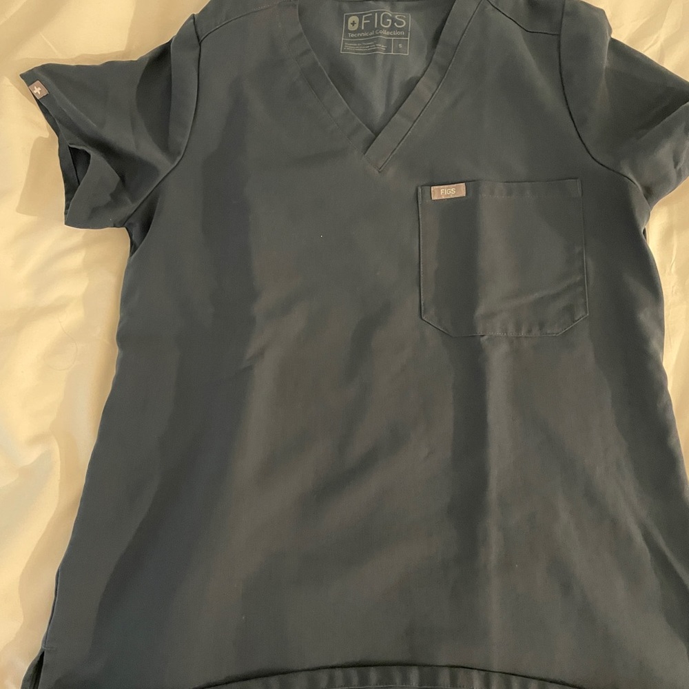 Figs Catarina one pocket scrub top.  dark harbor